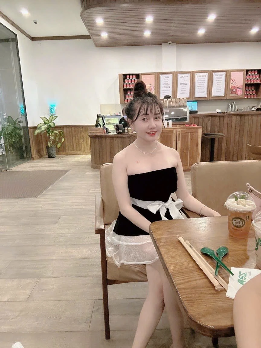 Kelly – Filipino escort in Ho Chi Minh City — 8 / 12