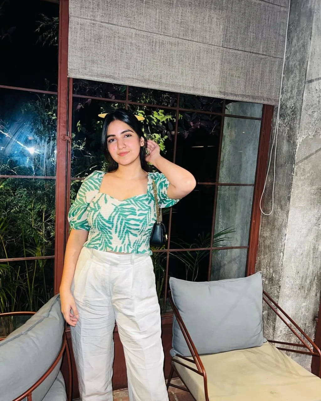 Shivani – Indian escort in Surat — 4 / 5