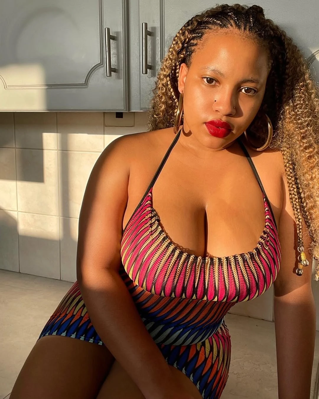 JUICY PUSSY WITH FOREIGN PORNSTAR – Rwandan escort in Chennai — 3 / 6