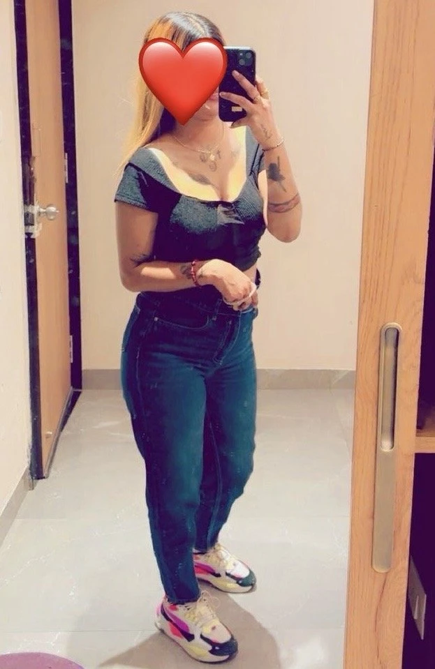Neha Sharma – escort in New Delhi — 4 / 5