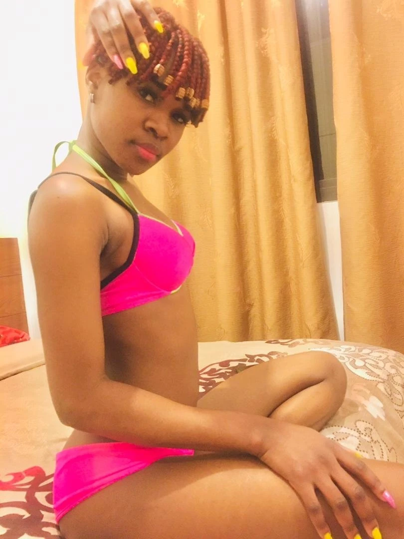 Ella – escort in Beirut — 2 / 3