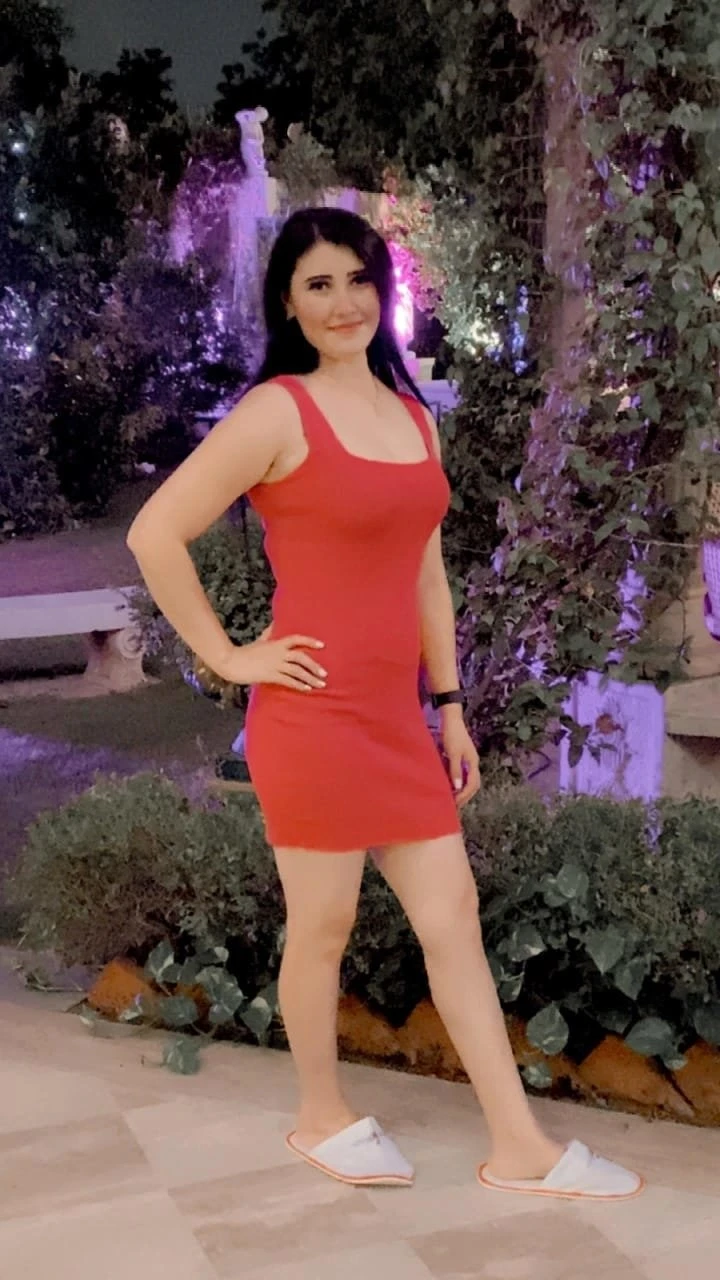 Ameli Russian Escorts in CP – Russian escort in New Delhi — 12 / 14