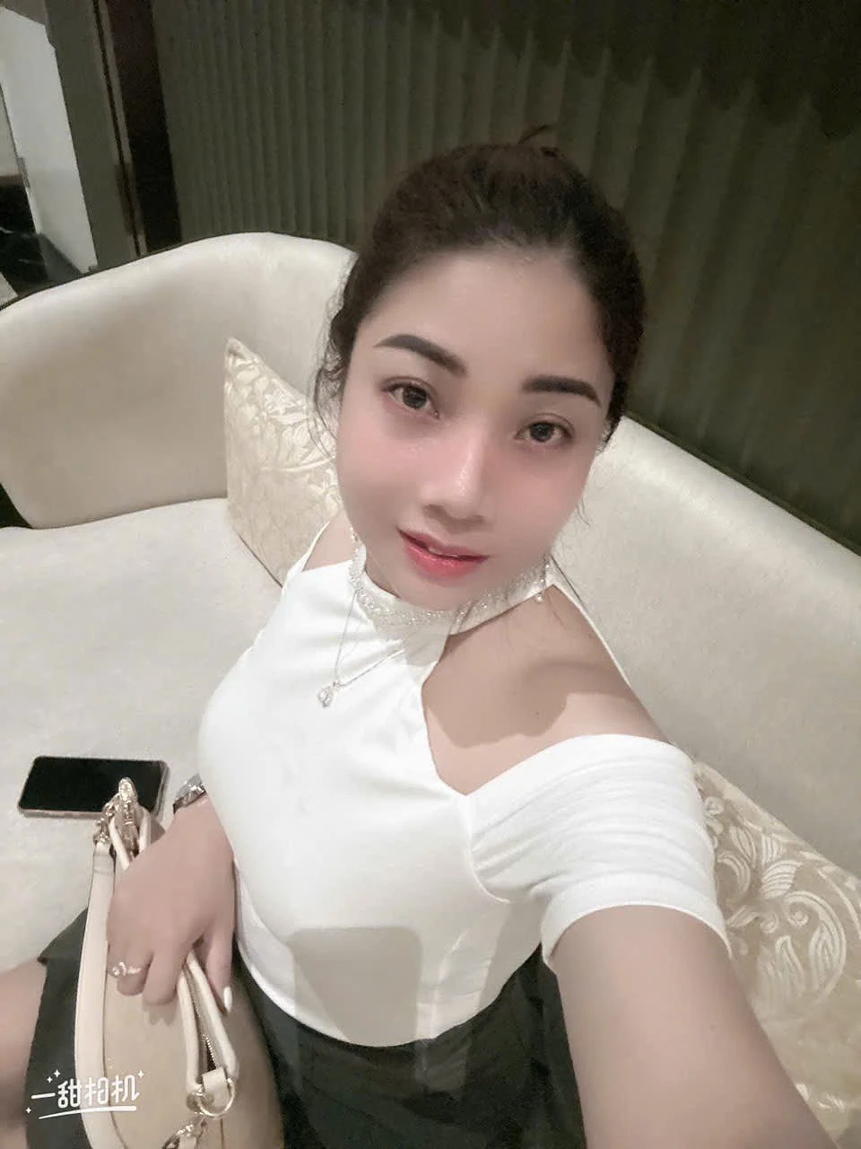 Lucky Girl – Vietnamese escort in Hanoi — 4 / 5