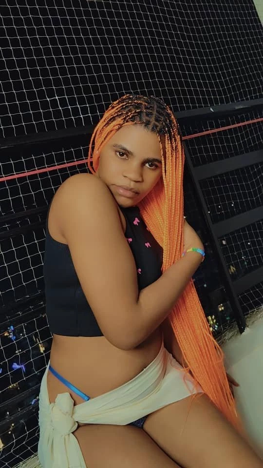 REENA 2 – South African escort in Noida — 2 / 4