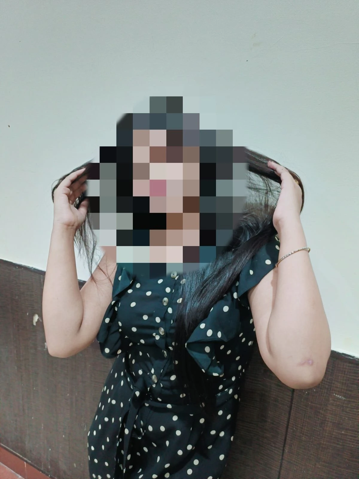 Shivani Real & Cam – Indian escort in New Delhi — 2 / 3