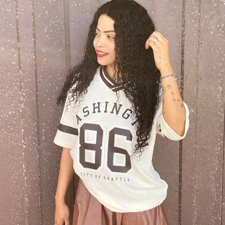 Larri – French escort in Mauritius — 1 / 2