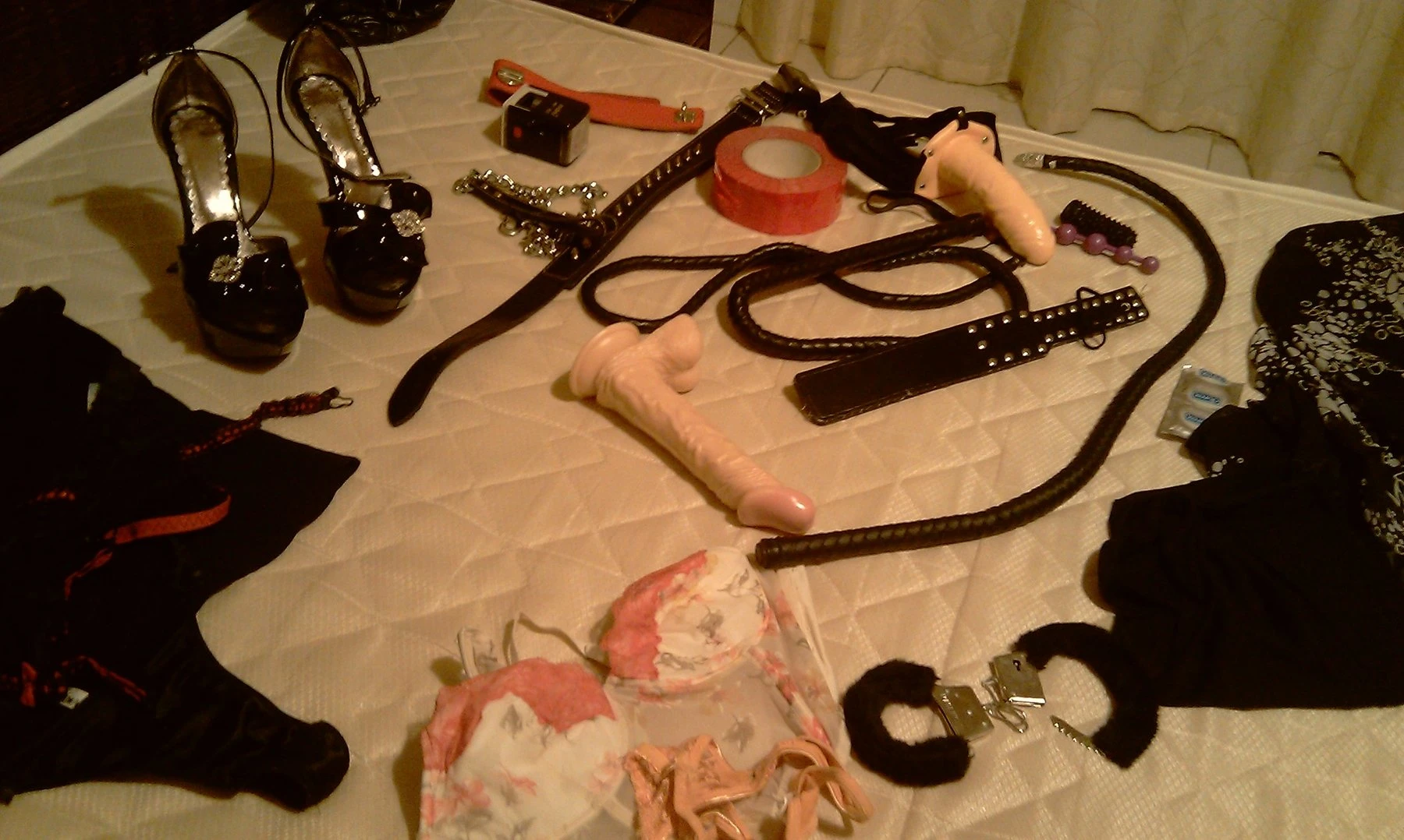 Queen Rouge – Lebanese dominatrix in Beirut — 24 / 25