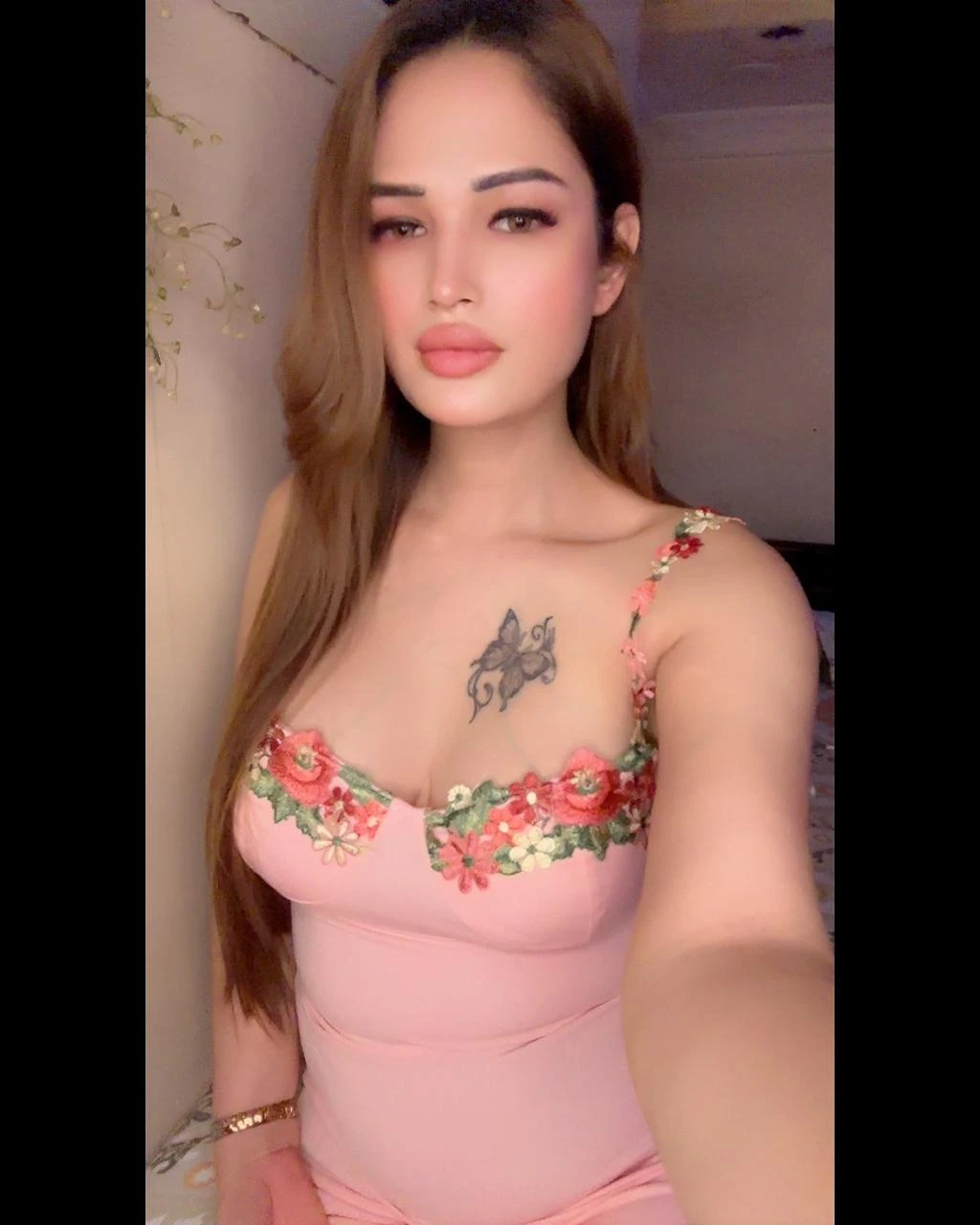 Manisha Here for You – Indian escort in Hyderabad — 3 / 7