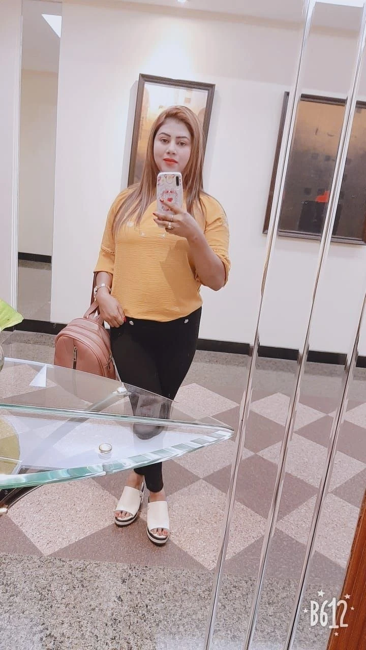 Tanisha Patel – Indian escort in Hyderabad — 4 / 5