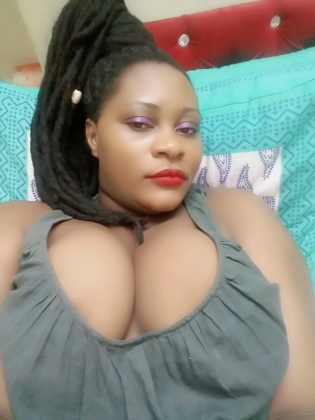 Shaky – Ethiopian escort in New Delhi — 1 / 3