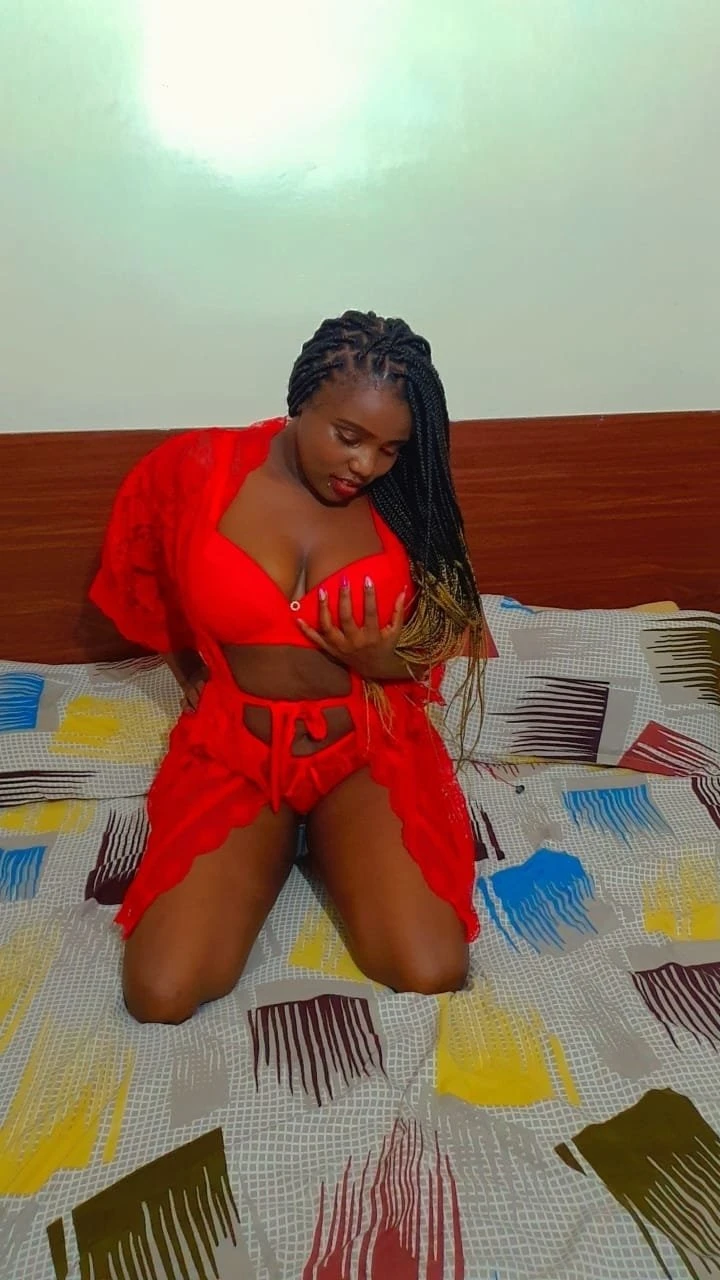 Britney – Rwandan escort in New Delhi — 4 / 5