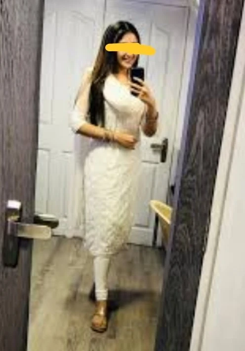 Alisha – Sri Lankan escort in Colombo — 3 / 4