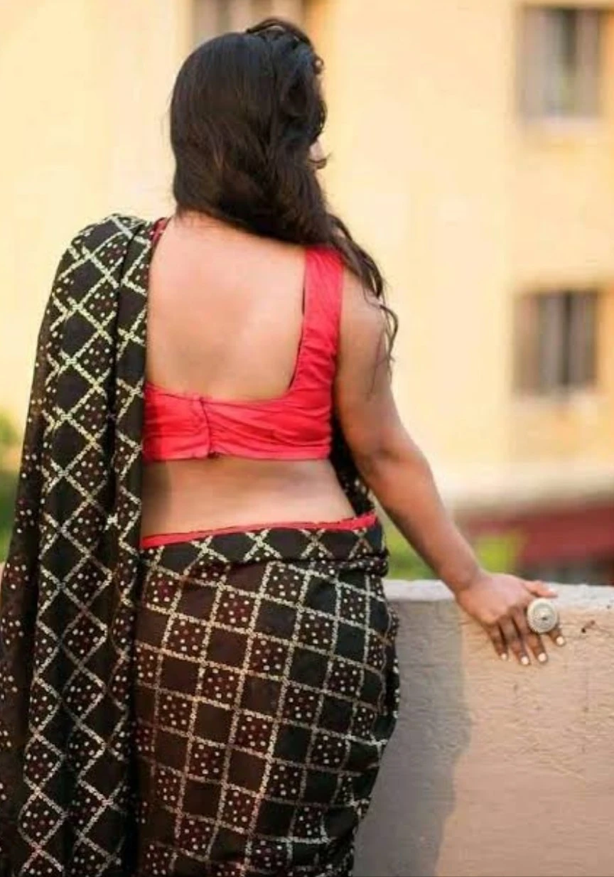 Shruti – Indian escort in Mumbai — 4 / 5