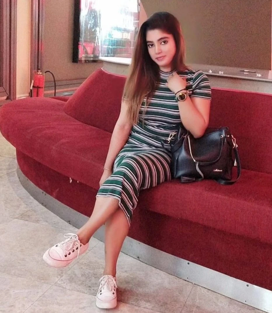 Deepika Singh – Indian escort in Hyderabad — 2 / 3