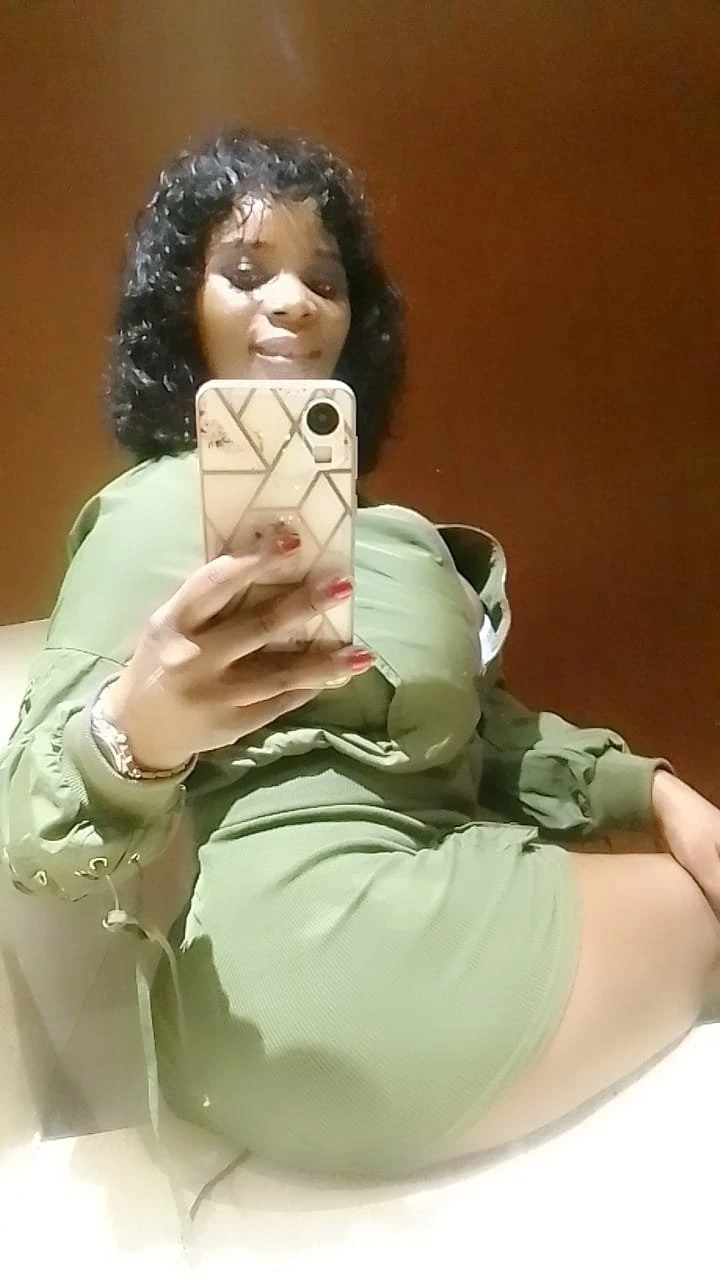 Dayna – South African escort in Hyderabad — 8 / 12