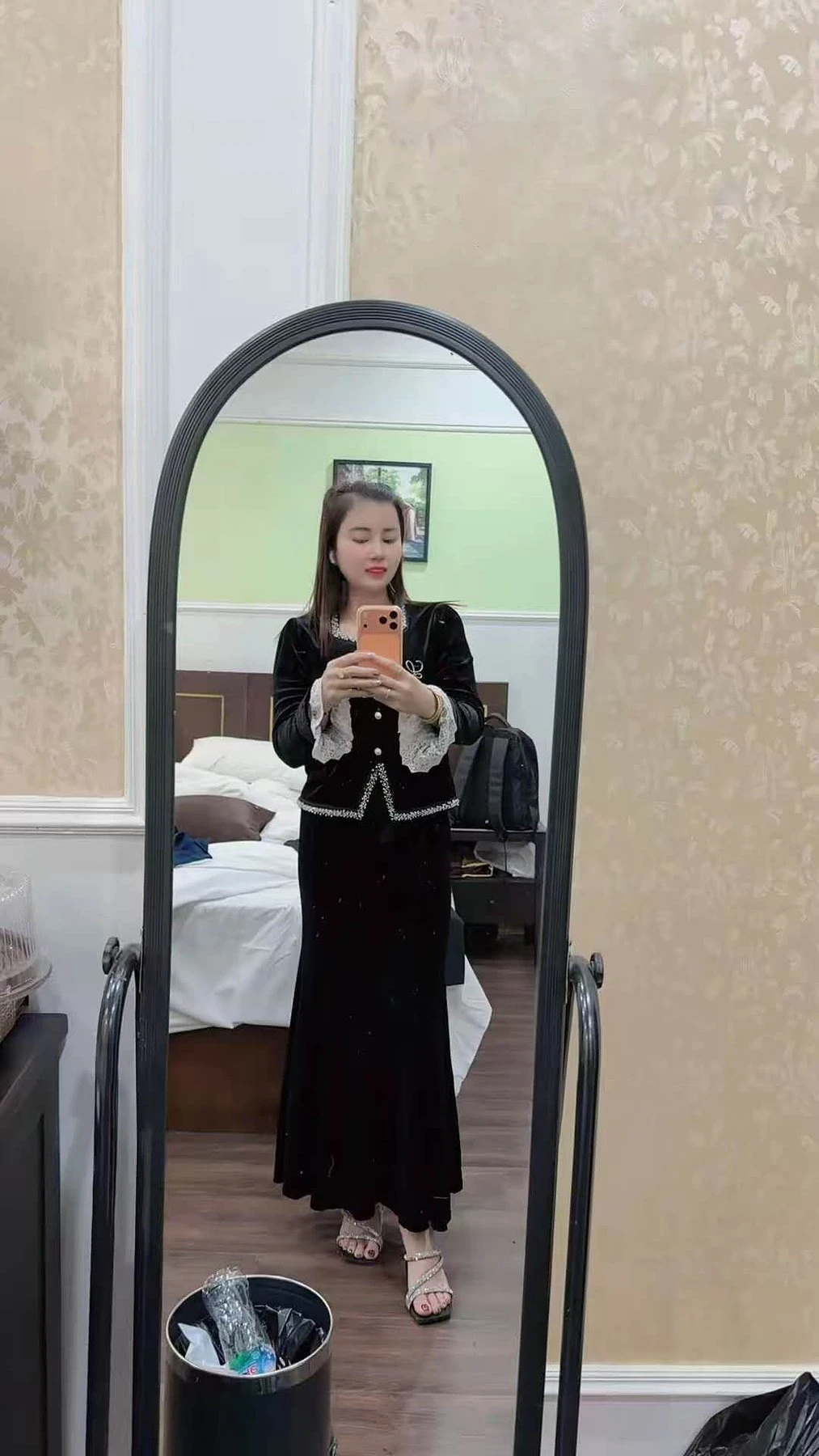 Anan – Vietnamese escort in Hanoi — 4 / 5