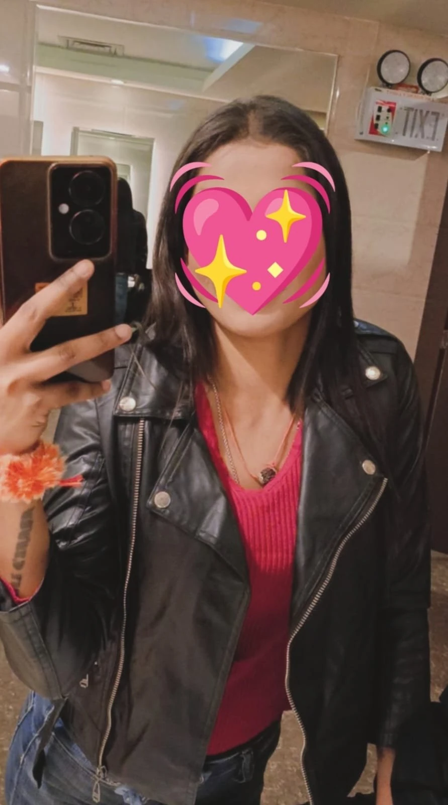 Neha Singh – Haitian escort in Mumbai — 1 / 7