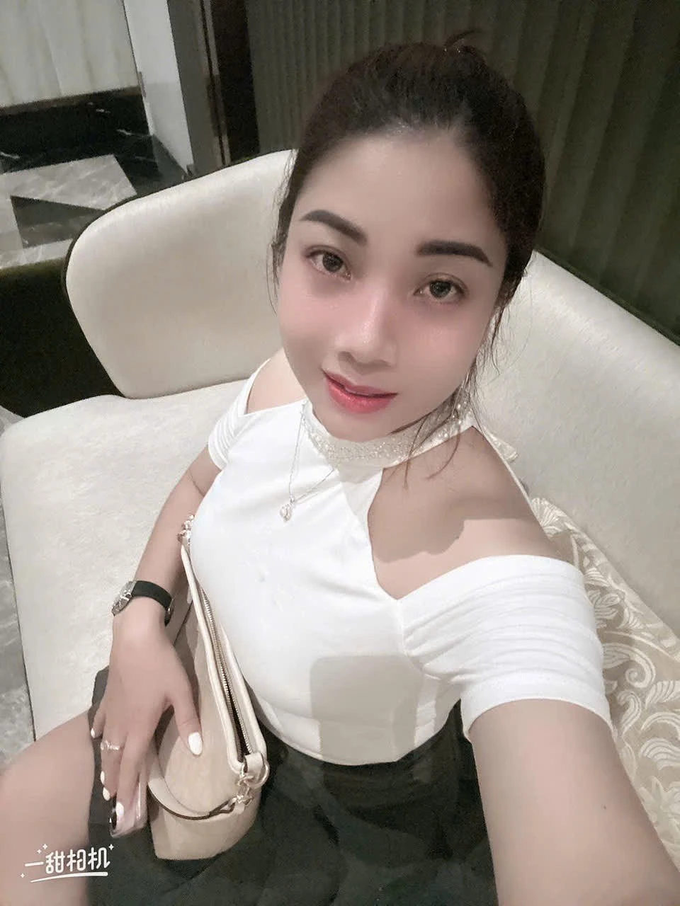 Lucky Girl – Vietnamese escort in Hanoi — 3 / 5