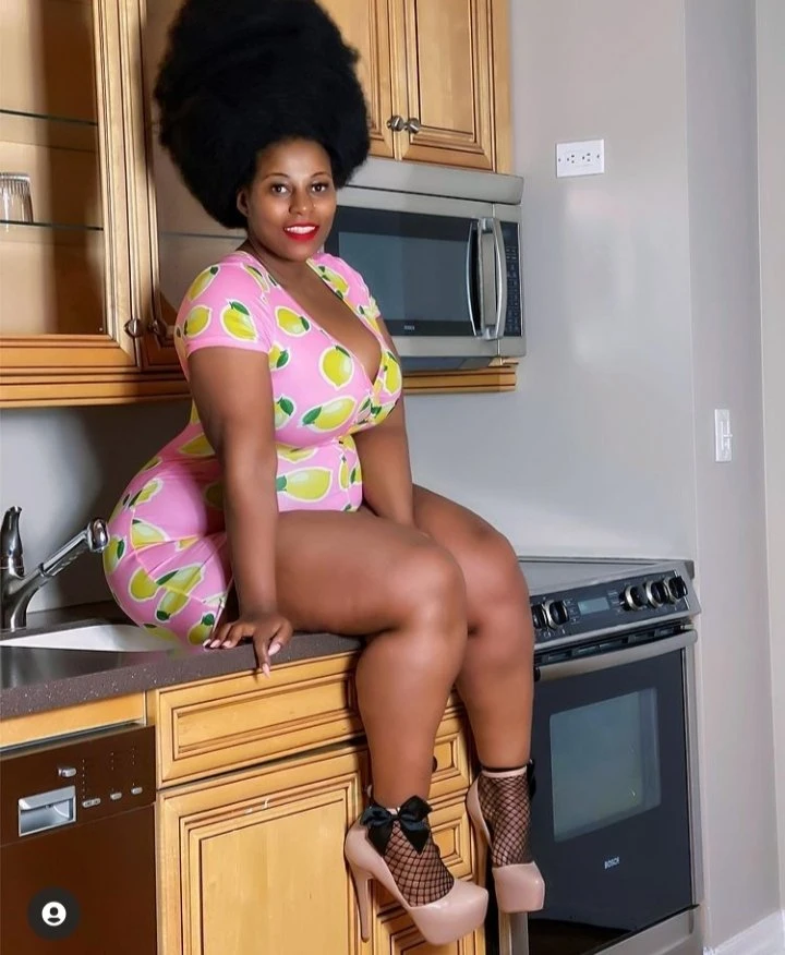 Nikki – South African escort in Hyderabad — 5 / 8