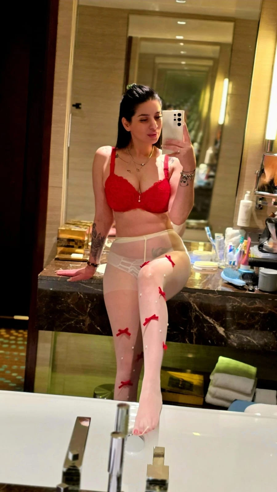Hyderabad Hi Fi Neha call me on whatsapp – Indian escort in Hyderabad — 6 / 7