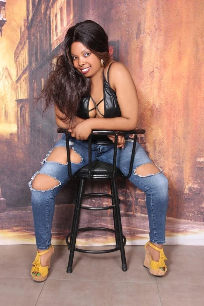 Annita – Tanzanian adult performer in Beirut — 2 / 4