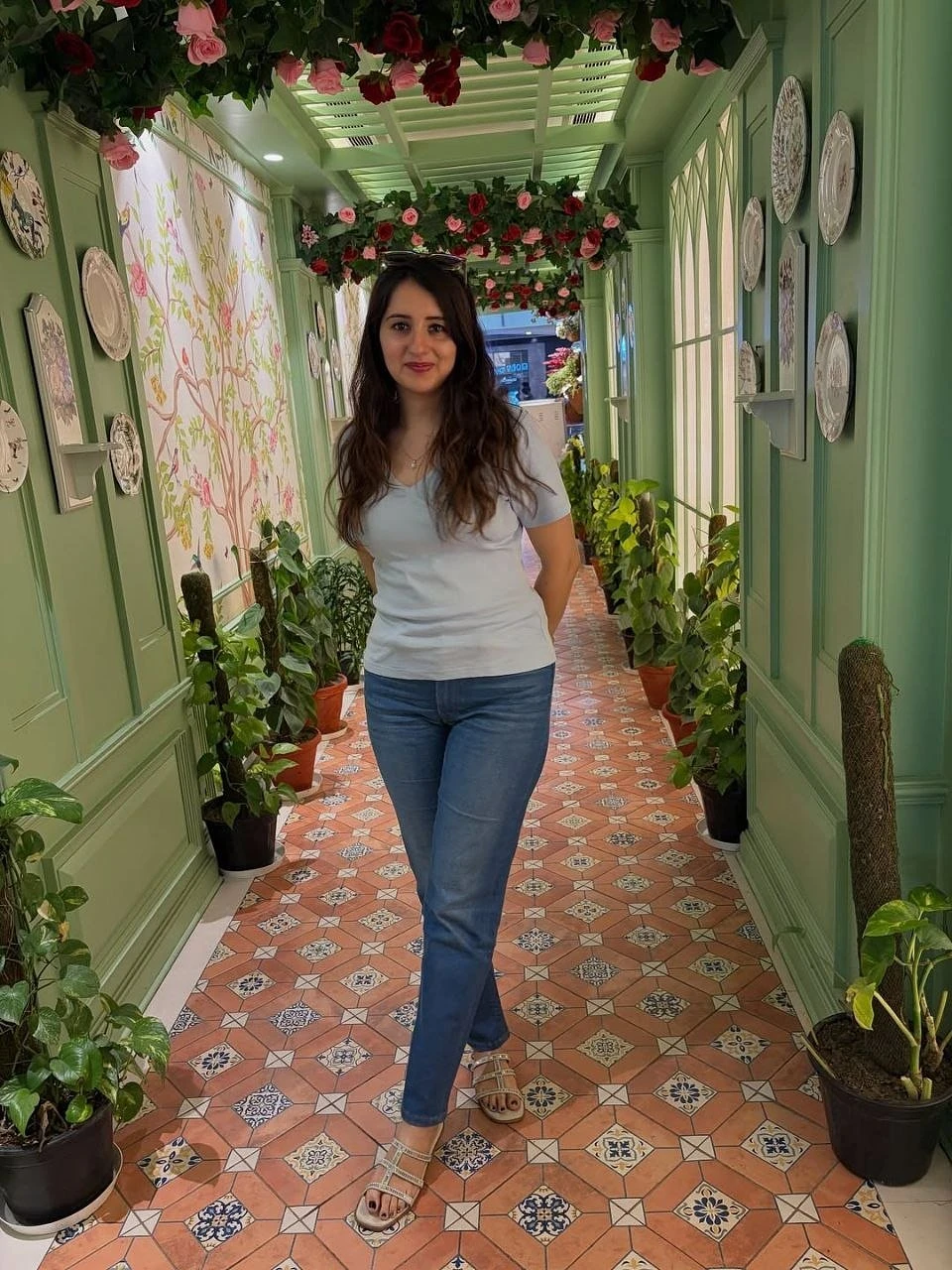 Vanshika – Indian escort in New Delhi — 3 / 4