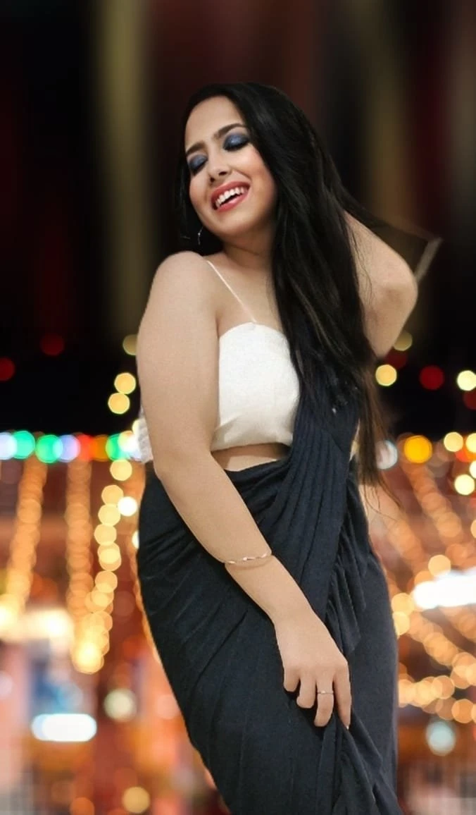 Shivani – Indian escort in Mumbai — 5 / 6