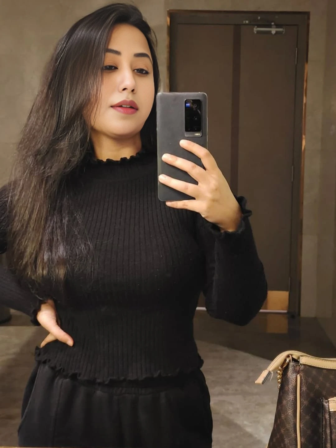 𝐈'𝐦 𝐡𝐞𝐫𝐞 𝐟𝐨𝐫 𝐰𝐞𝐛𝐜𝐚𝐦 – Indian escort in Pune — 3 / 6