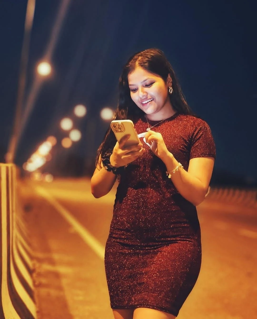 Shivani – Indian escort in Mumbai — 3 / 4