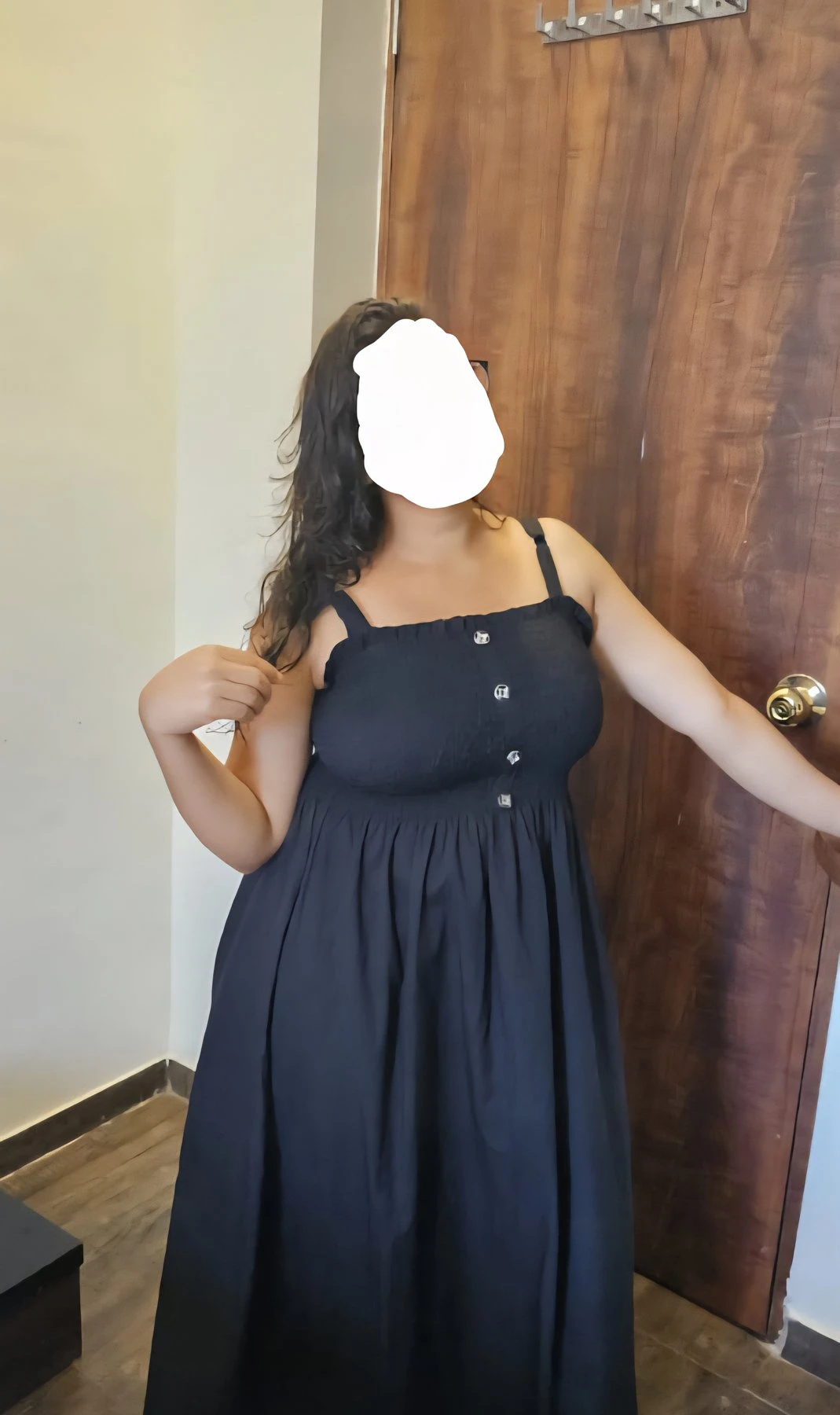 Curvy Leena – Indian escort in Mumbai — 2 / 4