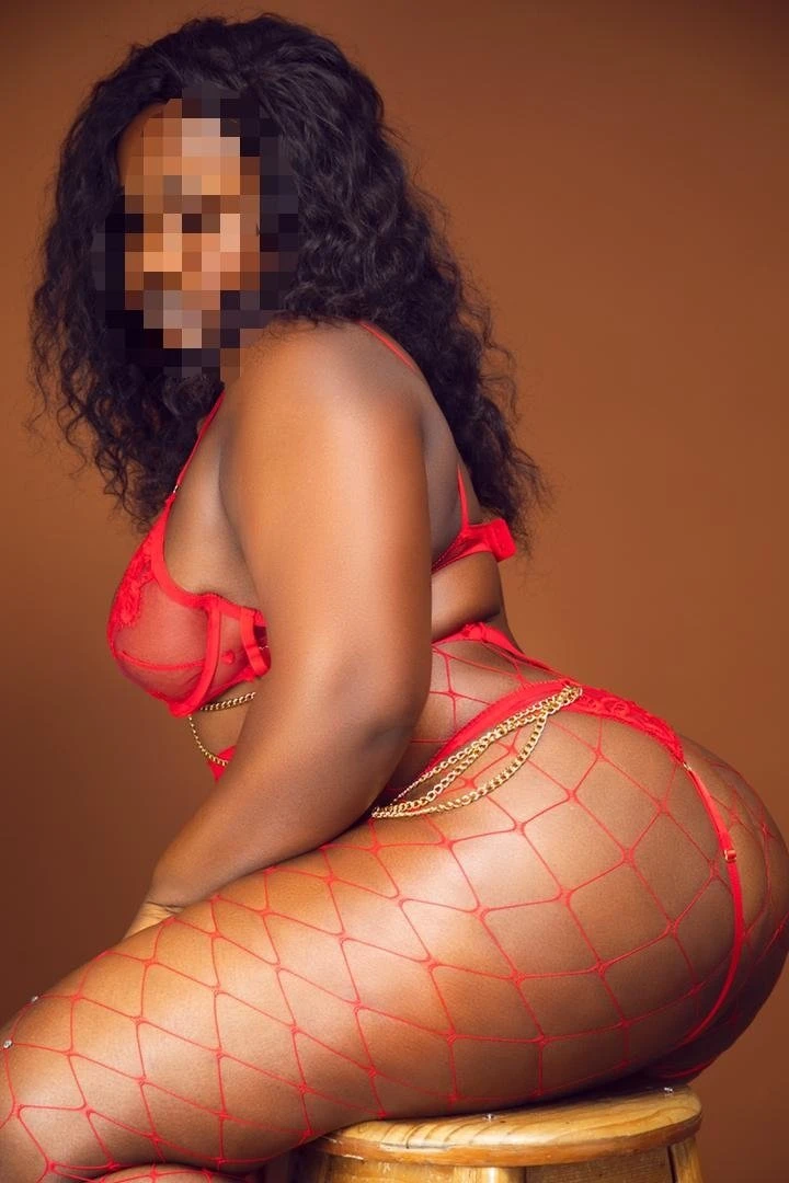 Carla Big Booty – Ivorian escort in Abidjan — 3 / 6