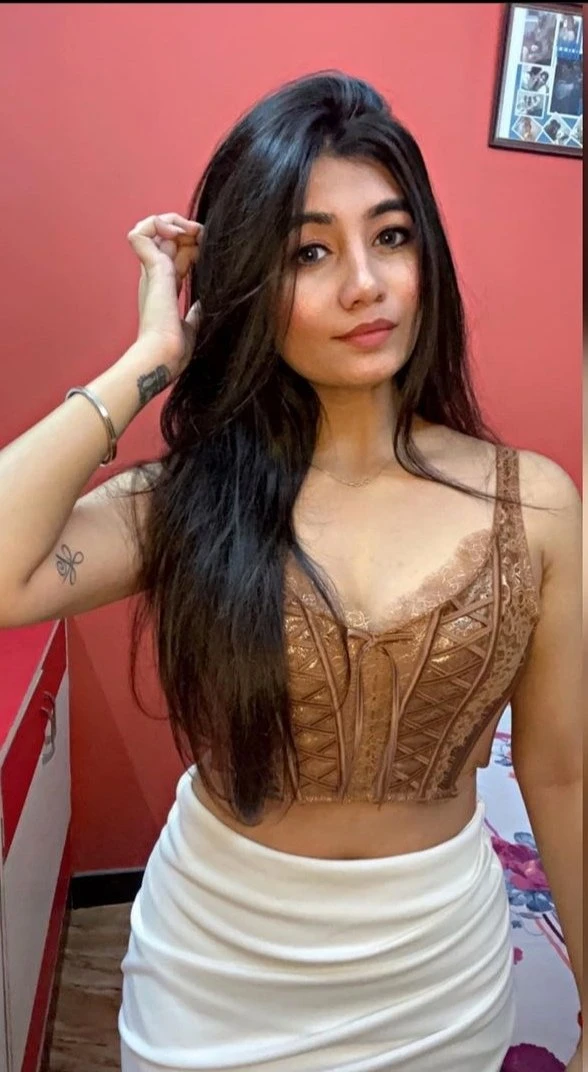 Divya – Indian escort in New Delhi — 3 / 4