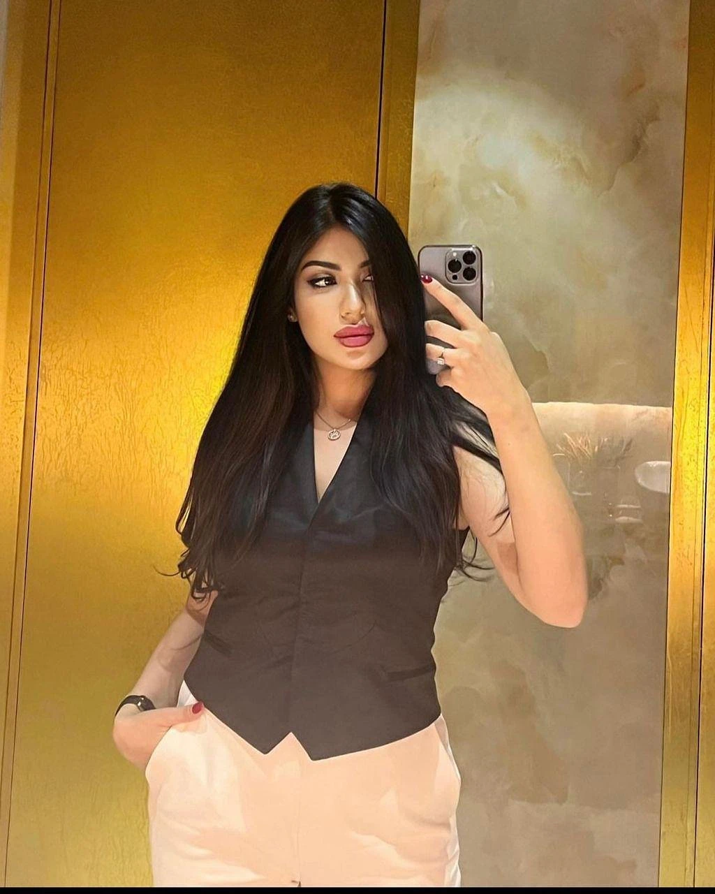 Hot Hot Hot Taylor Comeback ! – Moroccan escort in Ho Chi Minh City — 4 / 8