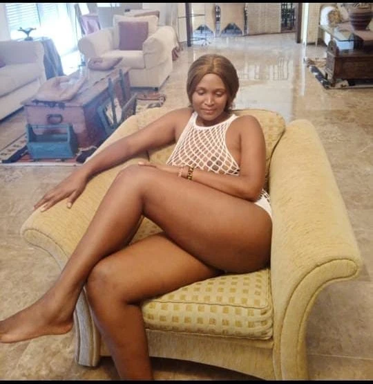 Leon – Ugandan adult performer in Beirut — 3 / 4