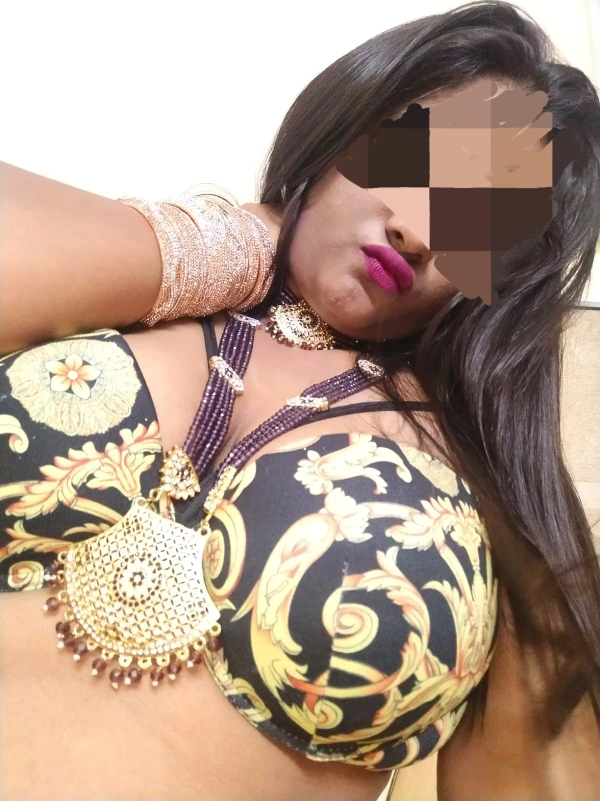 Monsoon Sex Cloud69 – Indian escort in Mumbai — 3 / 10