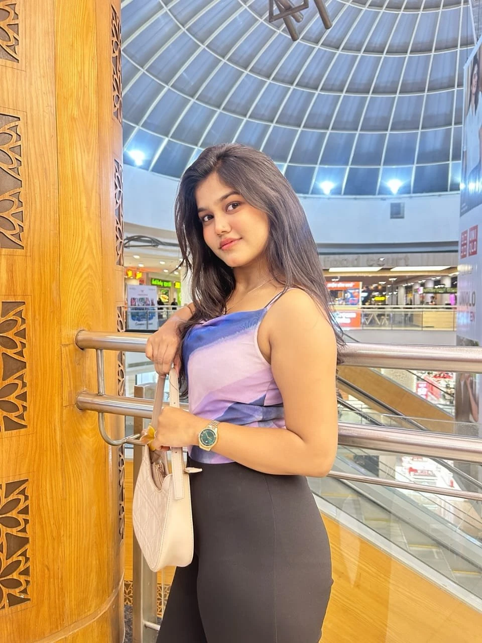 Satisfaction Service Independent Cash – Indian escort in Kolkata — 1 / 9