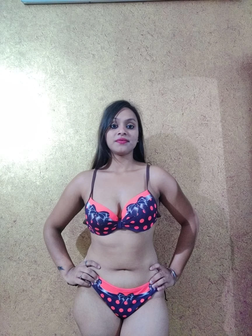 Pihu – Indian escort in Mumbai — 1 / 9