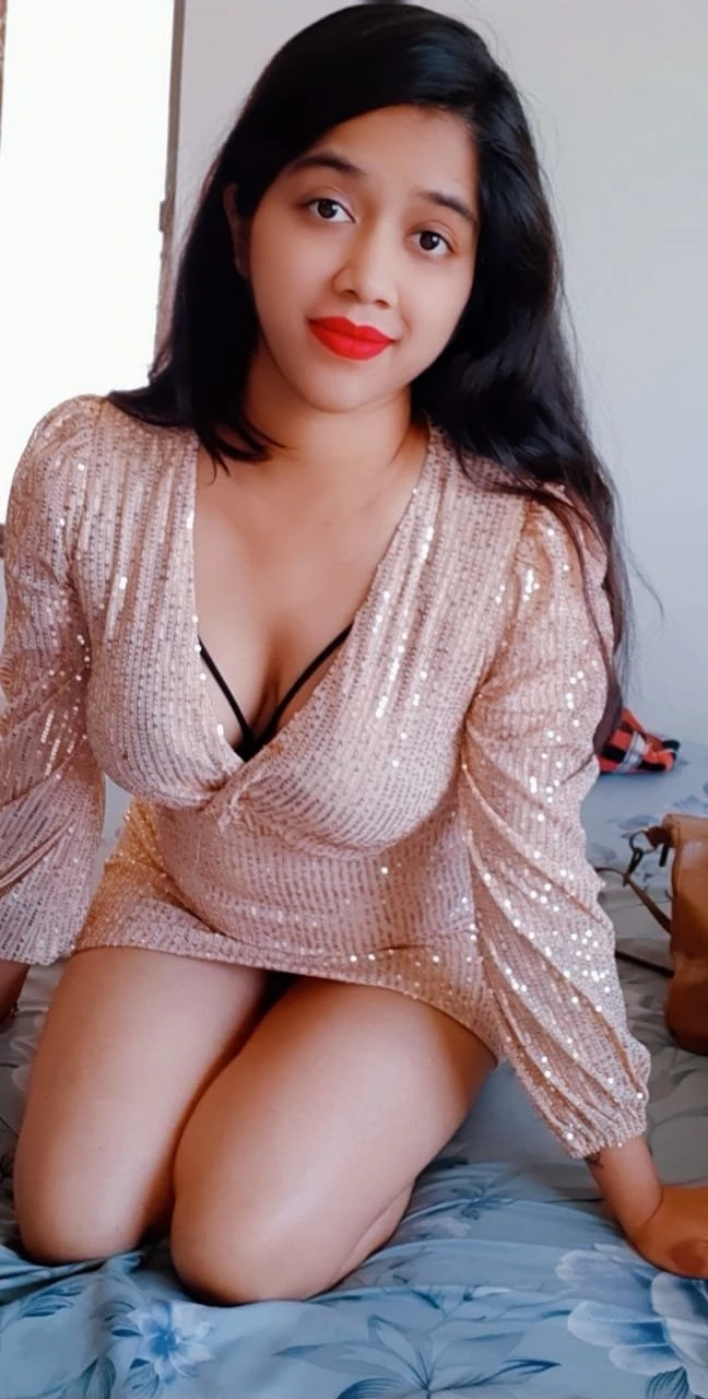 Riya – Indian escort in Surat — 1 / 4