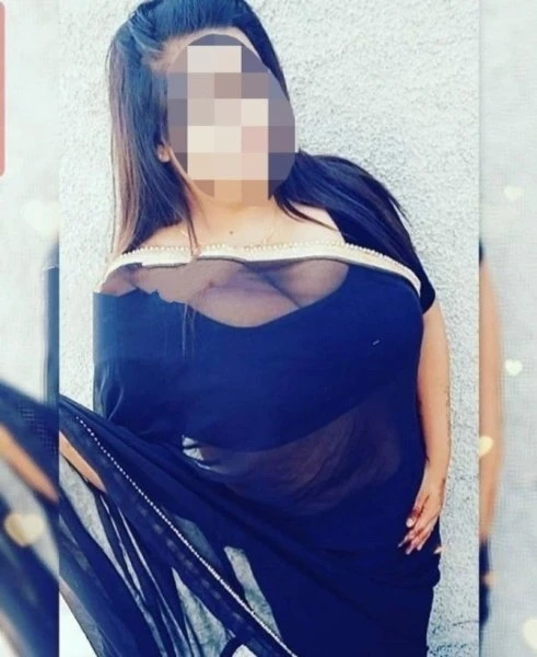 Hot Telugu Couple 3sum Cam 1st – Indian escort in Candolim, Goa — 2 / 11