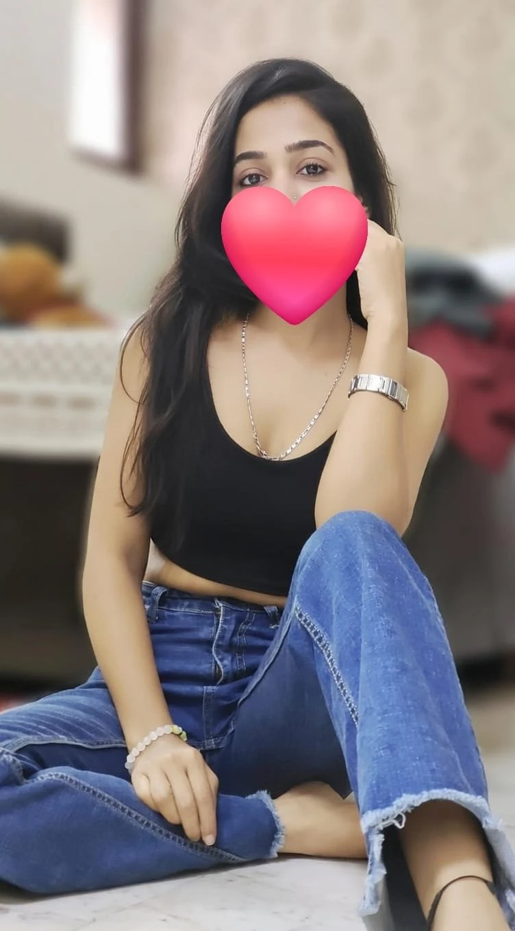 Keerti Cam and Real Meet – Indian escort in Gurgaon — 3 / 7