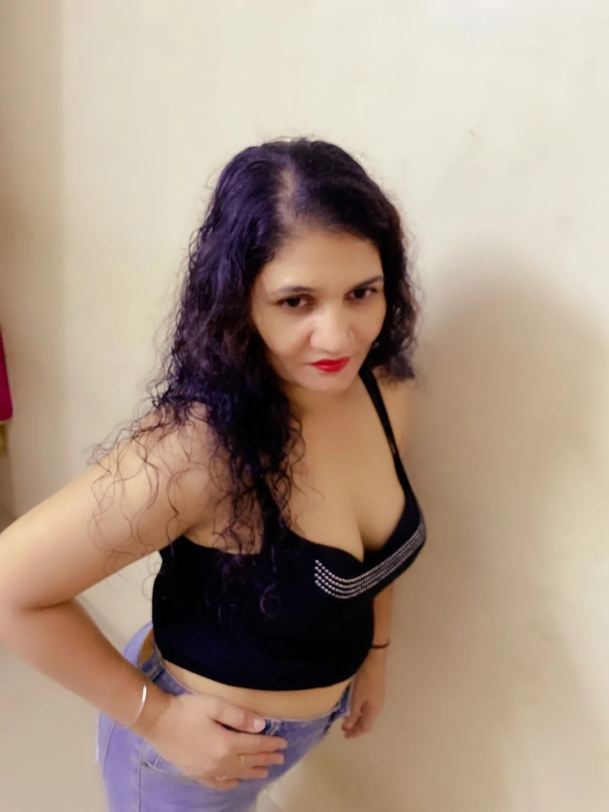 Priya – Indian escort in Mumbai — 9 / 14