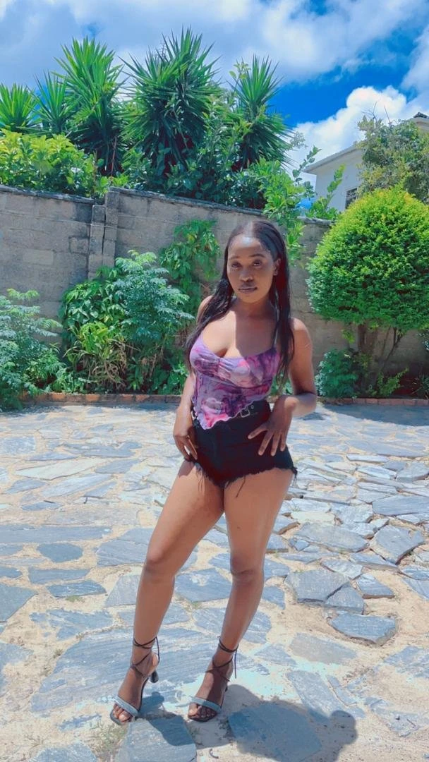 Sellina Banda – adult performer in Lusaka — 9 / 11