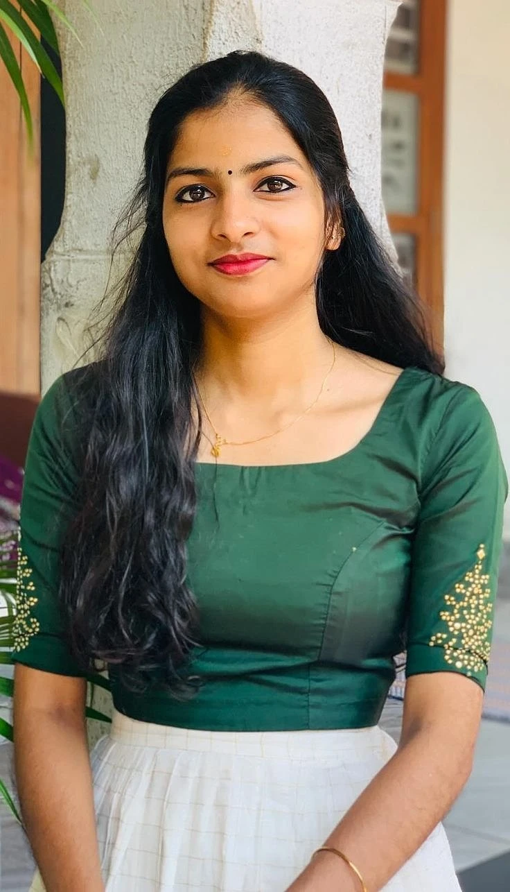 Prachi – Indian escort in Kochi — 3 / 4