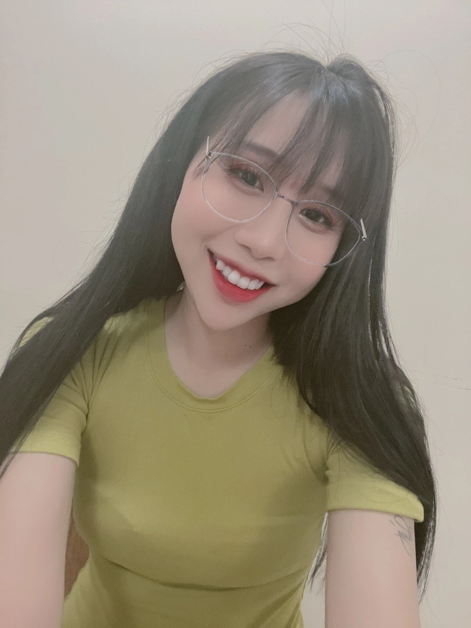 Lucy Small Girl – Vietnamese escort in Malta — 2 / 7