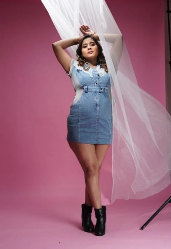 Cash to Hand Kolkata Escort Service – Indian escort in Kolkata — 4 / 5