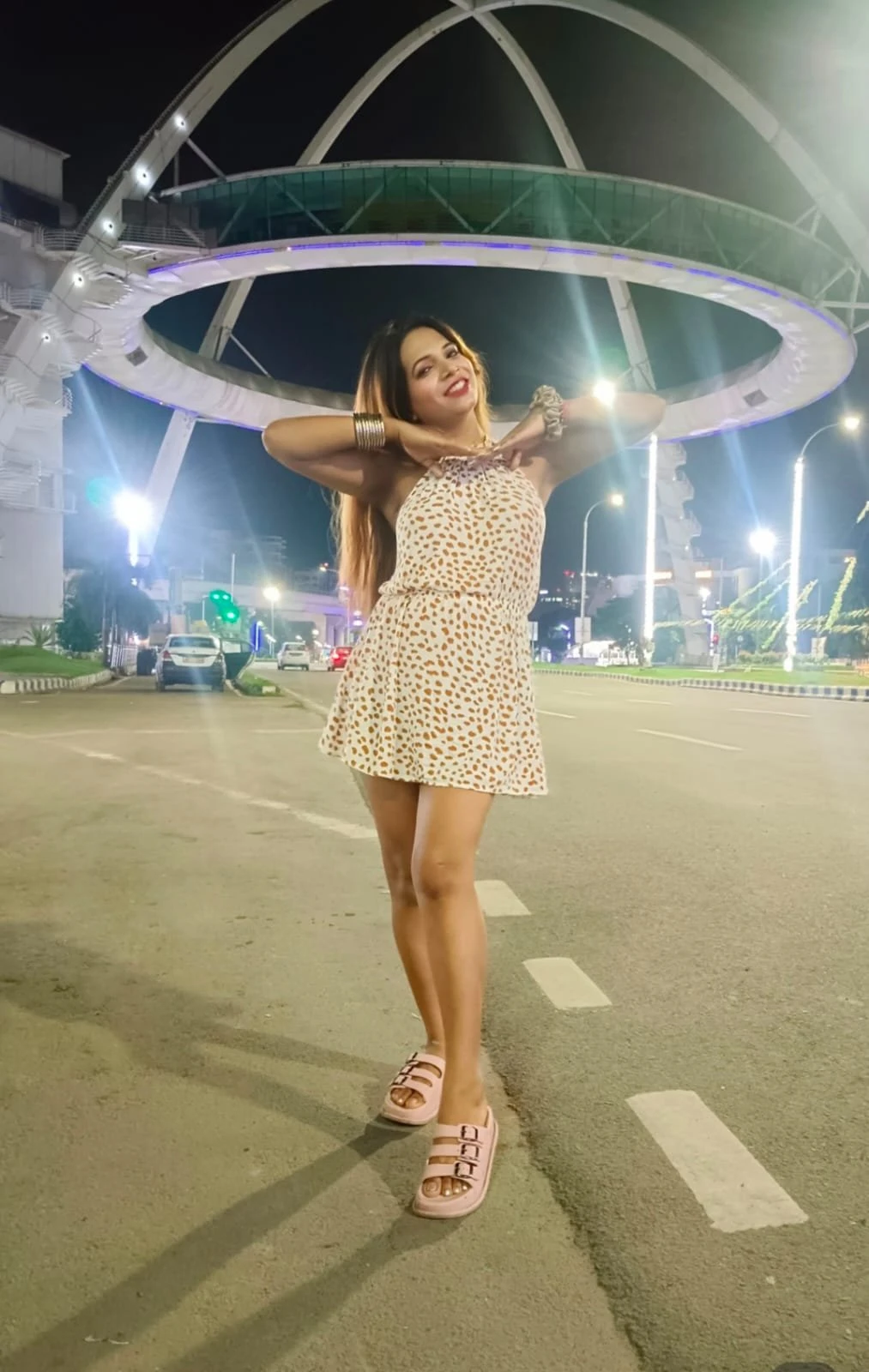 Sexy Roxy – Indian escort in Kolkata — 13 / 17