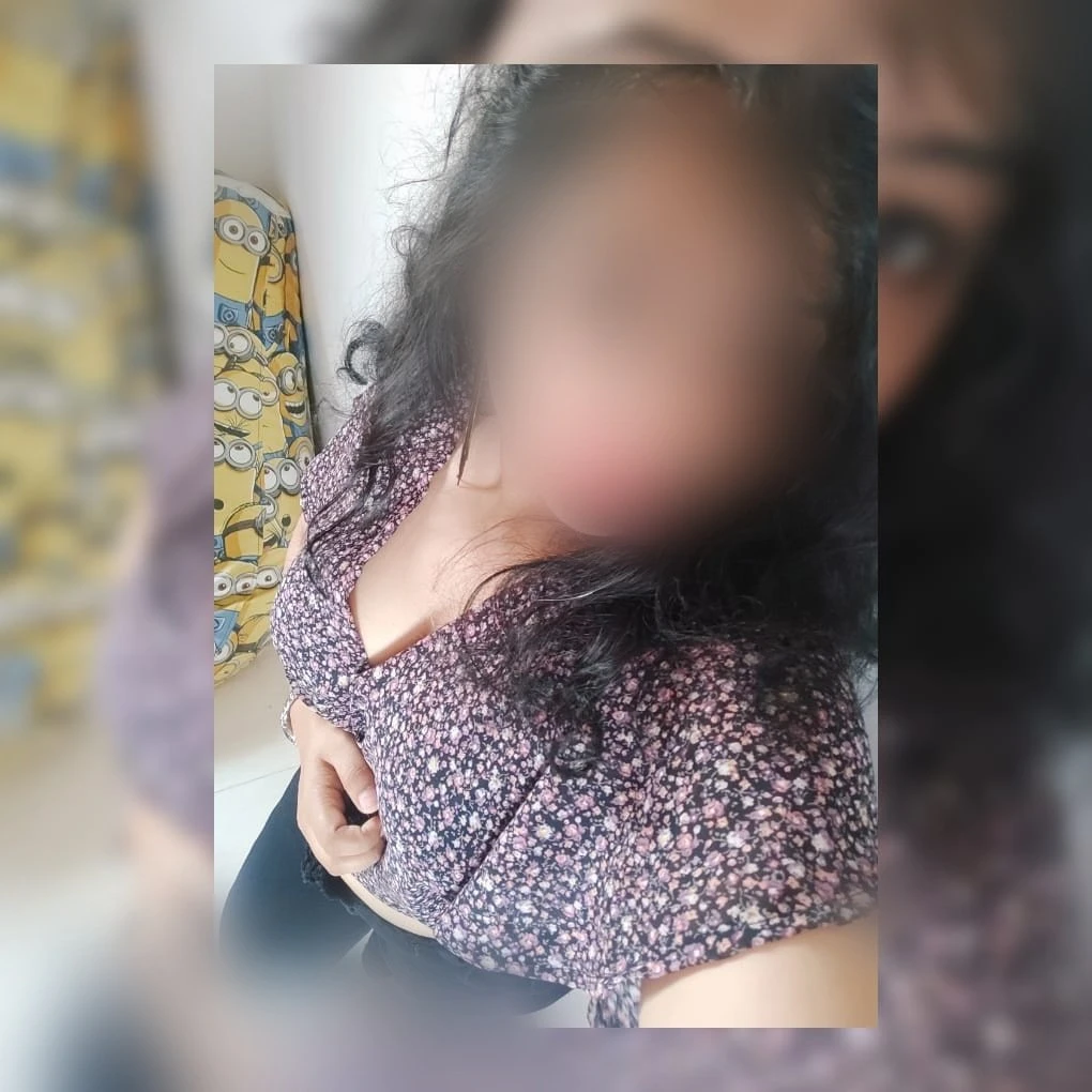 Nidhi Sharma – Indian escort in Mumbai — 4 / 5