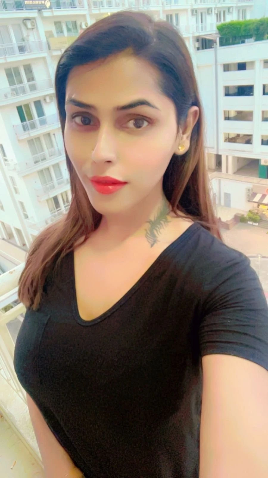 Real Meet & Cam secssion Mouni Roy – Indian escort in Thane — 5 / 6