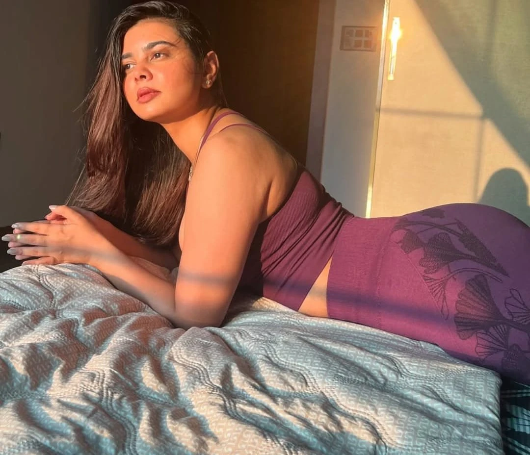 Urvashi escort service – Indian escort in Vadodara — 3 / 5