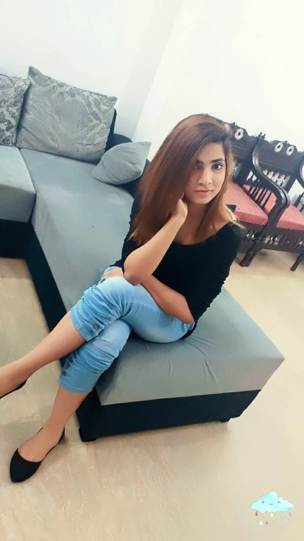 Fart Malik – Pakistani escort in Karāchi — 2 / 11